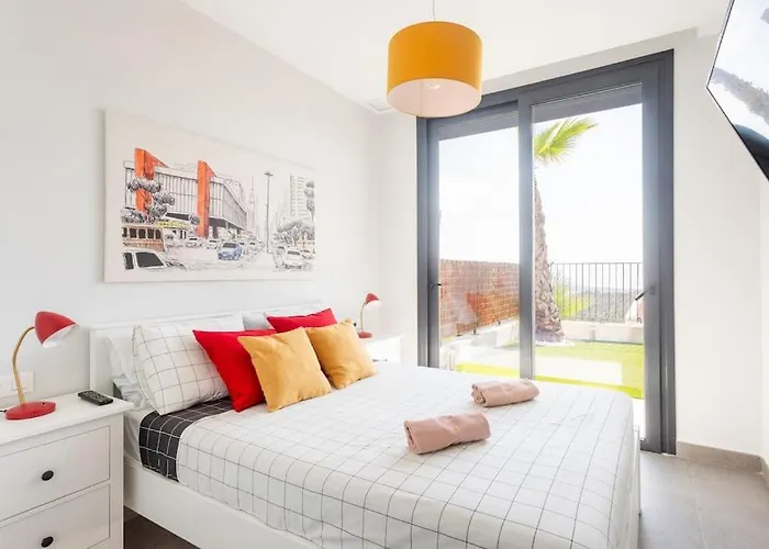 Casa Con Piscina Climatizada Y Vistas Al Mar