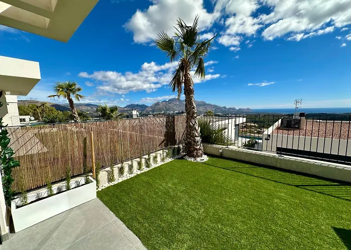 Casa Con Piscina Climatizada Y Vistas Al Mar
